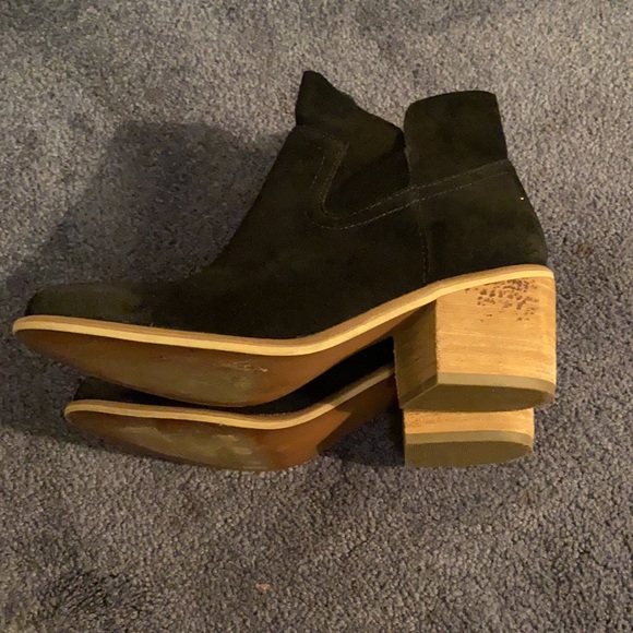 BP Black Suede Brice Ankle Booties w/Block Heel - Picture 2 of 7